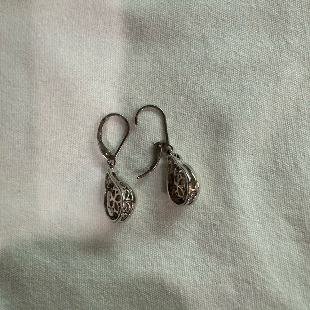 Elegant Silver Pearl Drop Earrings - Picture 2 of 2